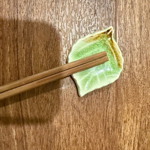 Leaf chopstick rests - Picture 4 of 7